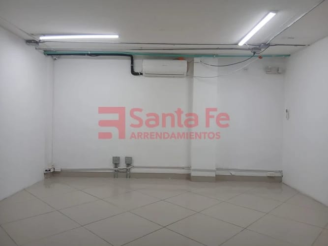 Oficina en arriendo en Suramericana, Medellín, 250 m² · foto 2 de 10