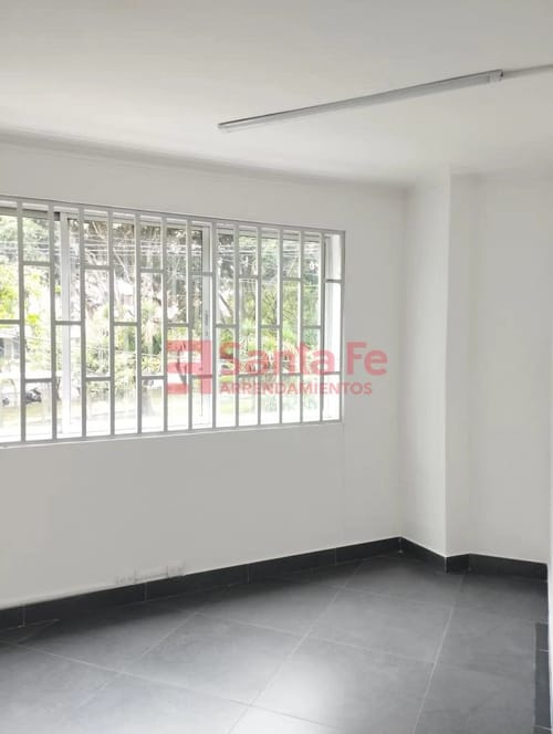 Oficina en arriendo en Conquistadores, Medellín, 34 m² · foto 7 de 9