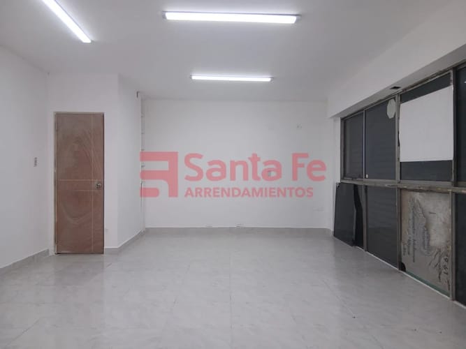 Local en arriendo en La Candelaria, Medellín, 27 m² · foto 2 de 5