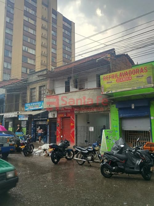 Local en arriendo en Jesus Nazareno, Medellín, 230 m² · foto 2 de 2