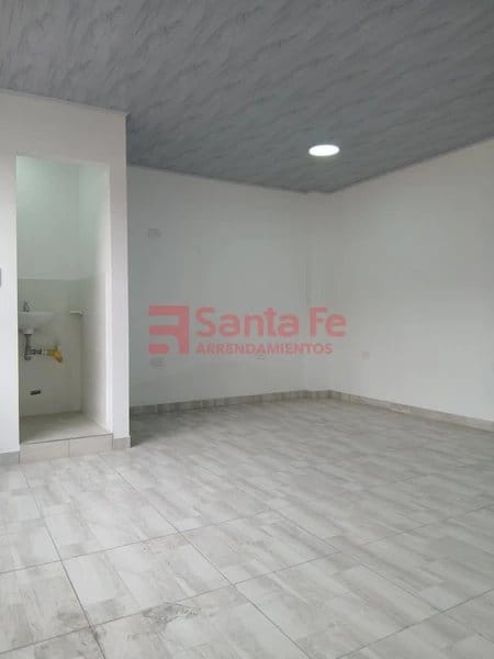 Local en arriendo en Sucre, Medellín, 22 m² · foto 5 de 6