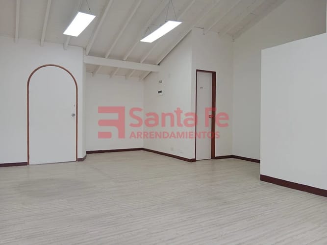 Oficina en arriendo en Conquistadores, Medellín, 40 m² · foto 3 de 7