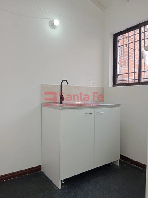 Oficina en arriendo en Conquistadores, Medellín, 40 m² · foto 4 de 7