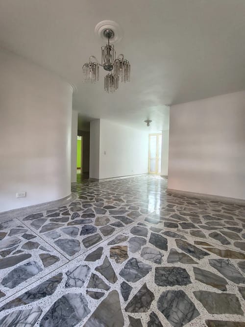 Apartamento de 4 alcobas en arriendo en Florida Nueva, Medellín, 112 m² · foto 2 de 10