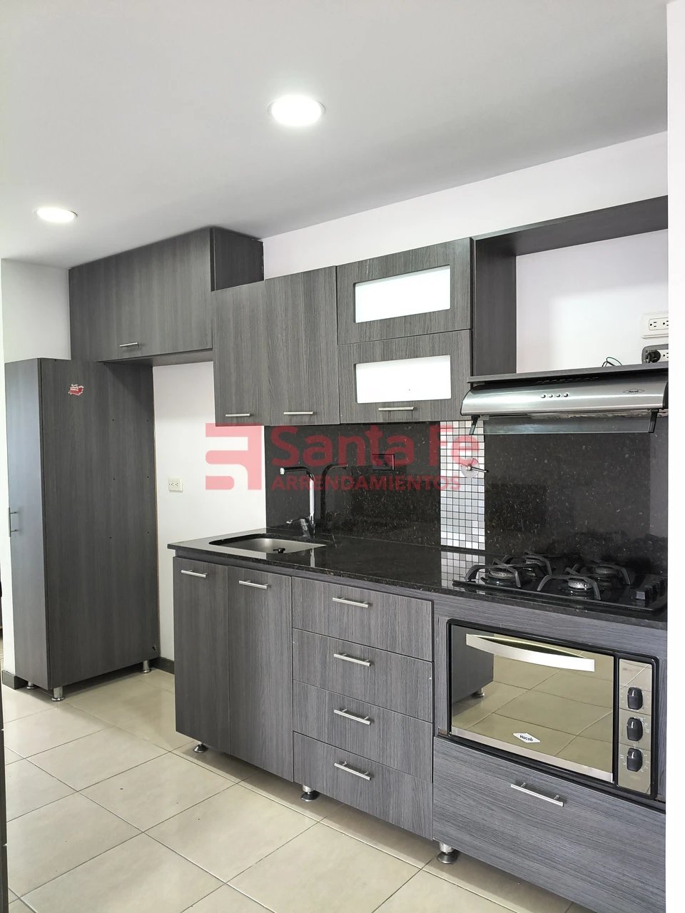 Apartamento en arriendo en Uribe Angel, Envigado · foto 4 de 10