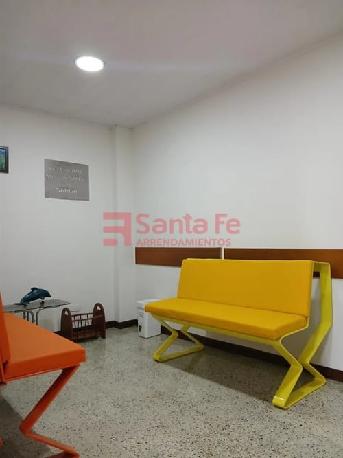 Oficina en arriendo en Cuarta Brigada, Medellín, 36 m² · foto 2 de 10