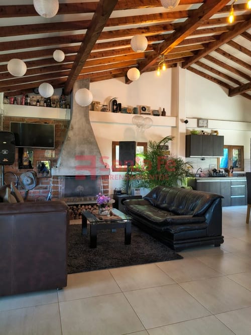 Casa de 5 alcobas en arriendo en La Porquera, Guarne, 307 m² · foto 5 de 10