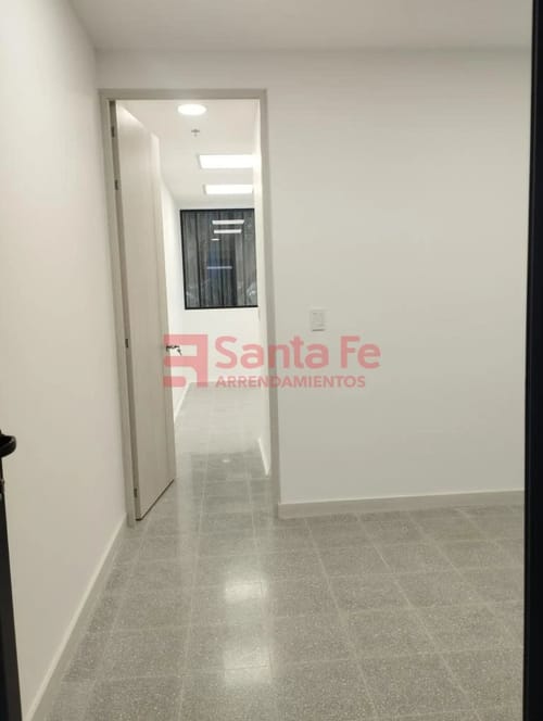 Oficina en arriendo en Cuarta Brigada, Medellín, 27 m² · foto 7 de 9