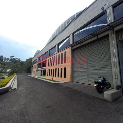 Bodega en arriendo en Toldas, Guarne, 1192 m² · foto 2 de 10