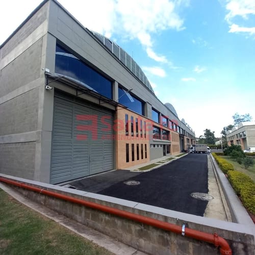 Bodega en arriendo en Toldas, Guarne, 1192 m² · foto 3 de 10