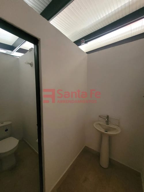 Bodega en arriendo en Caqueta, La Estrella, 330 m² · foto 8 de 10