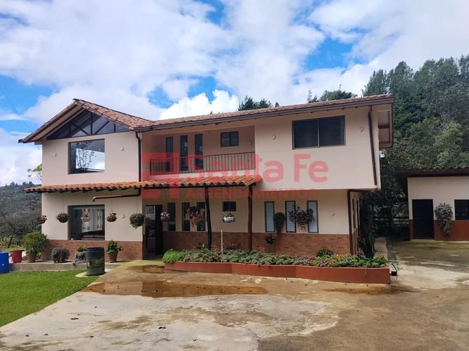 Finca en arriendo en La Brizuela, Guarne, 300 m² · foto 2 de 10
