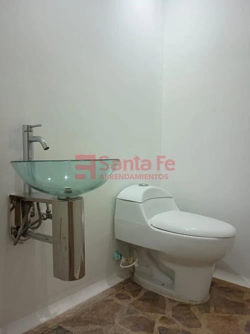 Oficina en arriendo en Naranjal, Medellín, 90 m² · foto 10 de 10