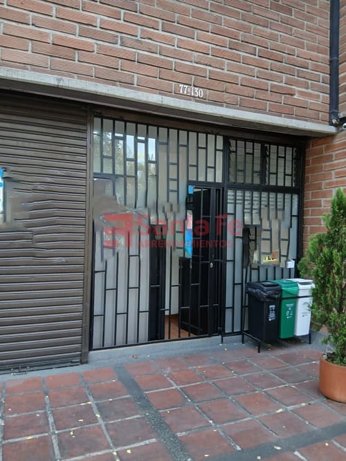 Local en arriendo en Los Colores, Medellín, 25 m² · foto 2 de 10