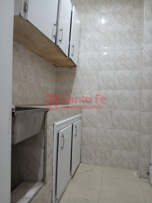 Local en arriendo en Los Colores, Medellín, 25 m² · foto 6 de 10