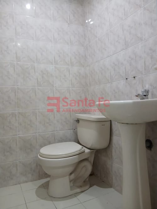 Local en arriendo en Los Colores, Medellín, 25 m² · foto 7 de 10
