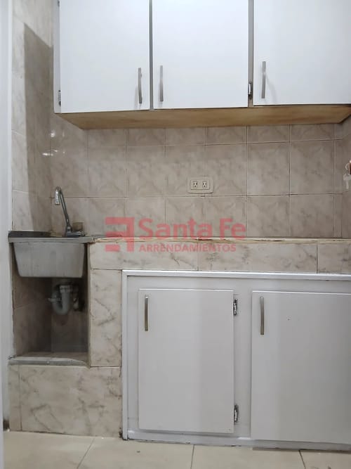 Local en arriendo en Los Colores, Medellín, 25 m² · foto 8 de 10