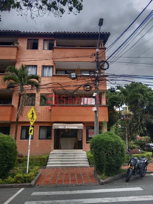 Local en arriendo en Lorena, Medellín, 28 m² · foto 2 de 2