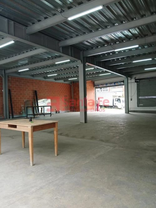 Local en arriendo en La América, Medellín, 330 m² · foto 3 de 10
