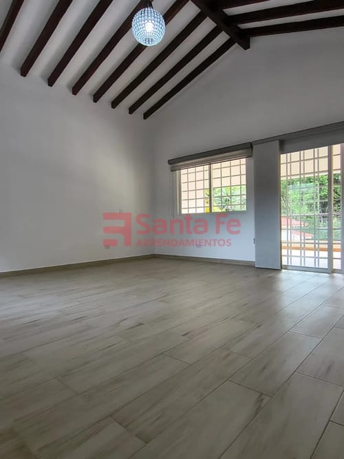 Finca en arriendo en El Zango, Guarne, 450 m² · foto 3 de 10