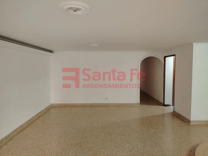 Apartamento de 4 alcobas en arriendo en Laureles, Medellín, 110 m² · foto 3 de 10