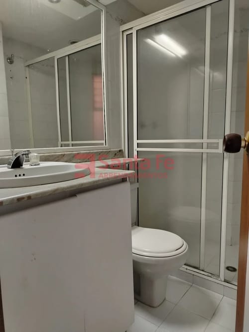 Apartamento de 4 alcobas en arriendo en Laureles, Medellín, 110 m² · foto 10 de 10
