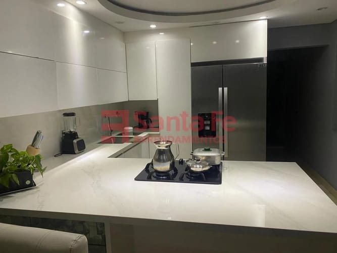 Apartamento de 4 alcobas en arriendo en Los Colores, Medellín, 180 m² · foto 5 de 10