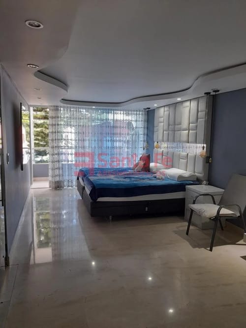 Apartamento de 4 alcobas en arriendo en Los Colores, Medellín, 180 m² · foto 8 de 10