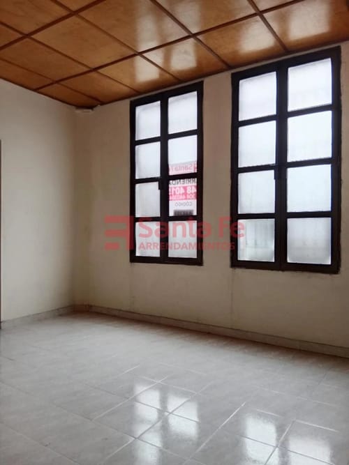 Casa de 3 alcobas en arriendo en Caicedo, Medellín, 80 m² · foto 2 de 10