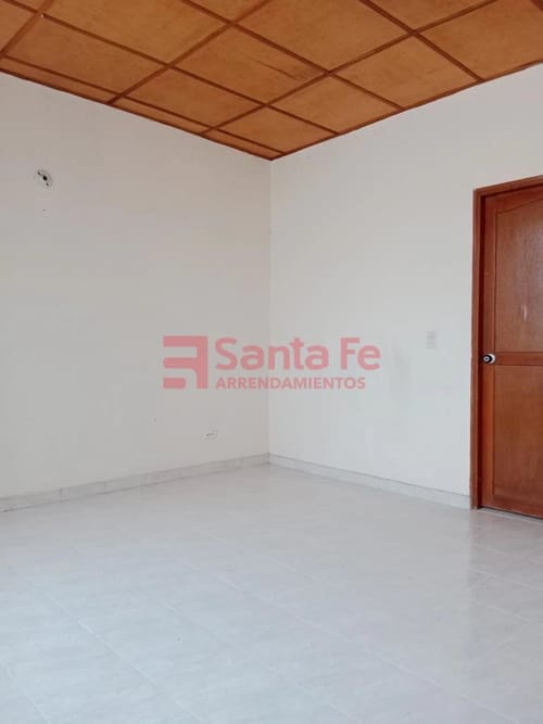Casa de 3 alcobas en arriendo en Caicedo, Medellín, 80 m² · foto 3 de 10