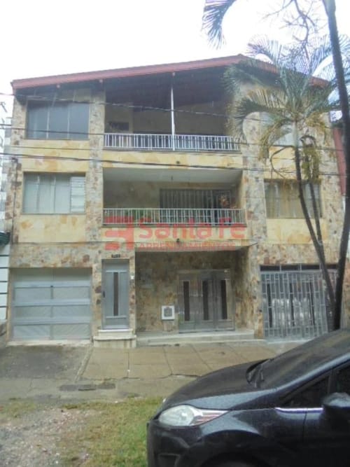 Casa de 4 alcobas en arriendo en Belén, Medellín, 280 m² · foto 2 de 3