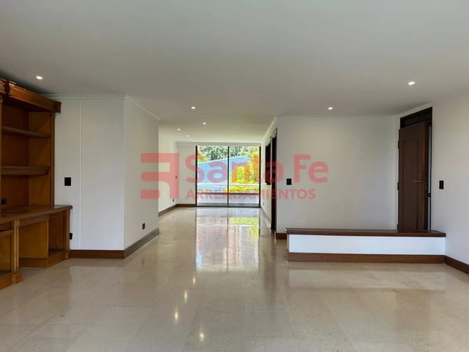 Apartamento de 4 alcobas en arriendo en Urbanizacion Villa Jardin I Etapa, Medellín, 180 m² · foto 2 de 10
