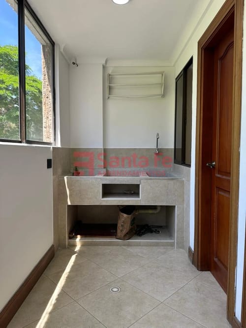 Apartamento de 4 alcobas en arriendo en Urbanizacion Villa Jardin I Etapa, Medellín, 180 m² · foto 5 de 10
