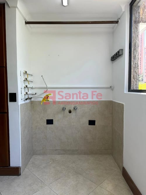 Apartamento de 4 alcobas en arriendo en Urbanizacion Villa Jardin I Etapa, Medellín, 180 m² · foto 6 de 10