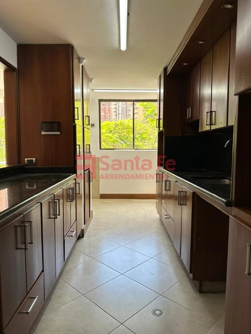 Apartamento de 4 alcobas en arriendo en Urbanizacion Villa Jardin I Etapa, Medellín, 180 m² · foto 10 de 10