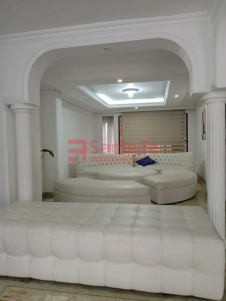 Apartamento en arriendo en Laureles, Medellín · foto 2 de 10