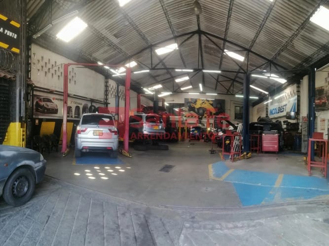 Bodega en arriendo en Noel, Medellín, 550 m² · foto 2 de 10