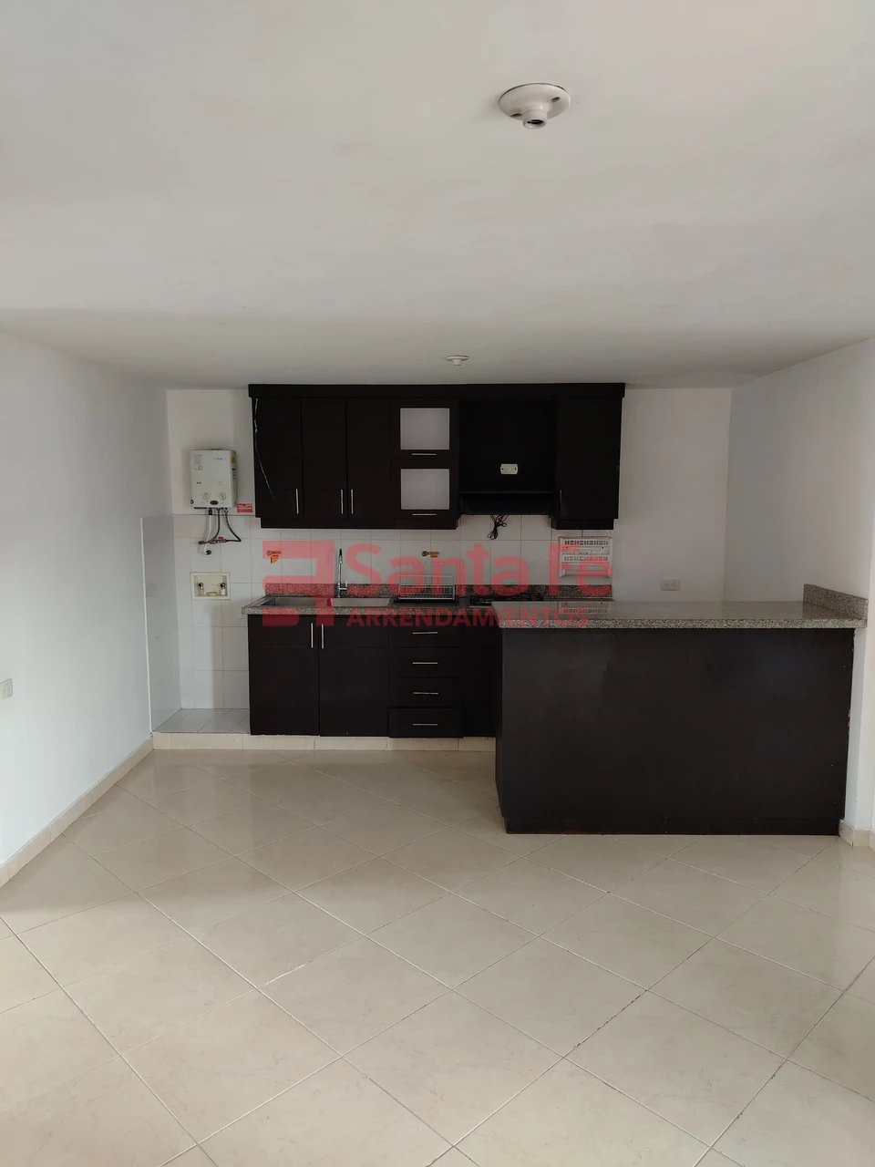 Apartamento en arriendo en La América, Medellín · foto 2 de 10