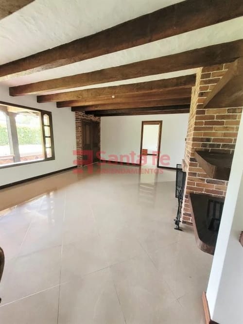 Casa de 6 alcobas en arriendo en Vilachuaga, Medellín, 600 m² · foto 5 de 10