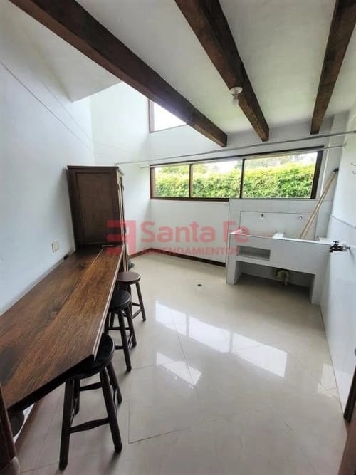 Casa de 6 alcobas en arriendo en Vilachuaga, Medellín, 600 m² · foto 8 de 10
