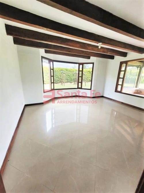 Casa de 6 alcobas en arriendo en Vilachuaga, Medellín, 600 m² · foto 10 de 10