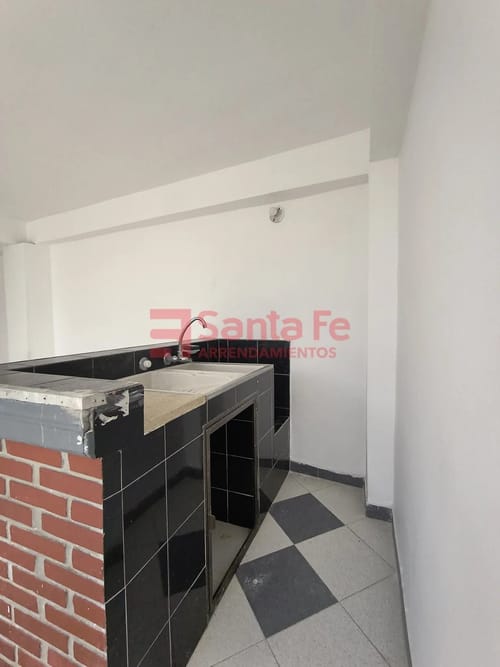 Casa de 5 alcobas en arriendo en Belén Rincón, Medellín, 230 m² · foto 7 de 10