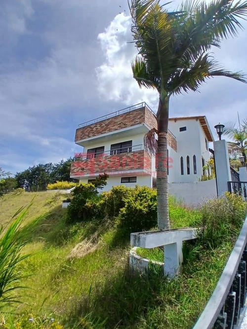 Casa de 3 alcobas en arriendo en Chagualo, Marinilla, 300 m² · foto 3 de 10