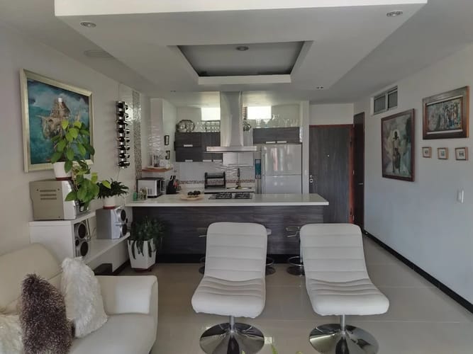 Apartamento de 4 alcobas en arriendo en Laureles, Medellín, 210 m² · foto 3 de 10
