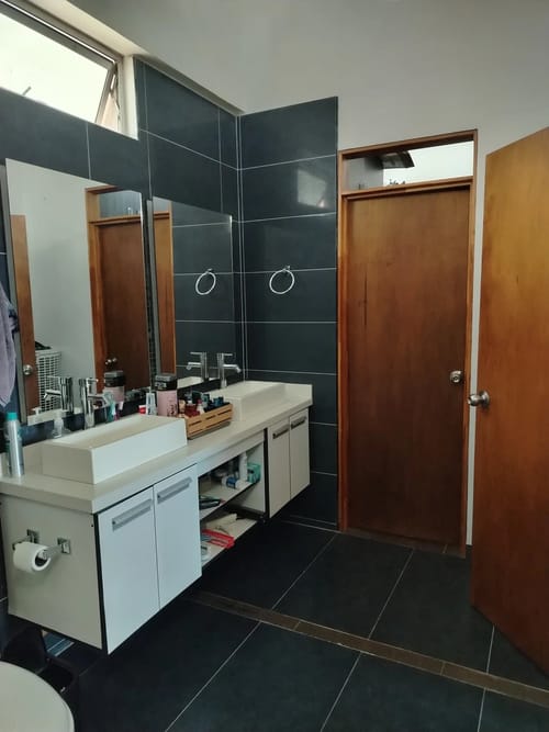Apartamento de 4 alcobas en arriendo en Laureles, Medellín, 210 m² · foto 9 de 10