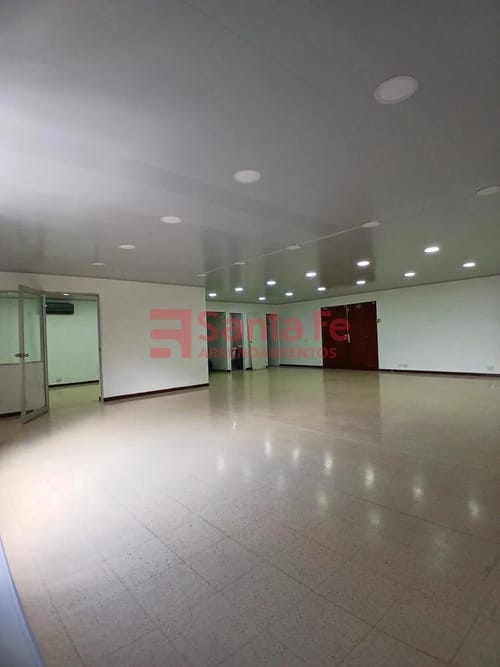 Oficina en arriendo en Guayabal, Medellín, 112 m² · foto 2 de 10