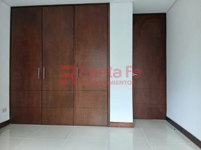 Apartamento de 4 alcobas en arriendo en Santa Maria De Los Angeles, Medellín, 147 m² · foto 8 de 10