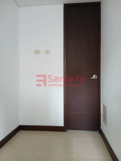 Apartamento de 4 alcobas en arriendo en Santa Maria De Los Angeles, Medellín, 147 m² · foto 9 de 10