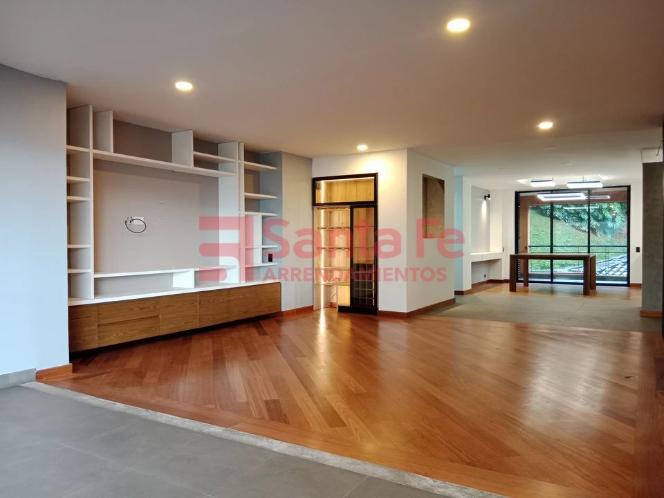 Apartamento en arriendo en El Tesoro, Medellín · foto 2 de 10