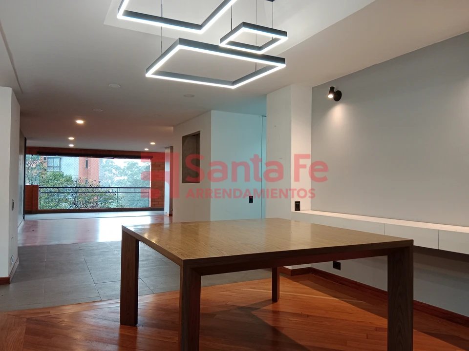 Apartamento en arriendo en El Tesoro, Medellín · foto 3 de 10